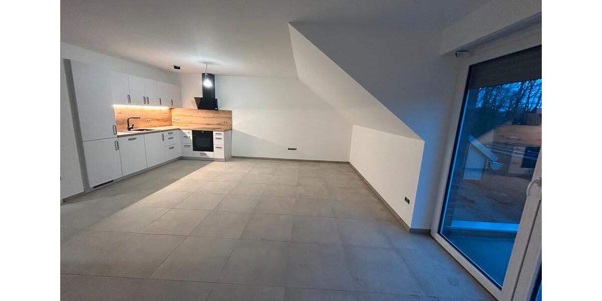 Neubau-Dachgeschosswohnung in ruhiger Wohngegend zu vermieten 2 zimmer