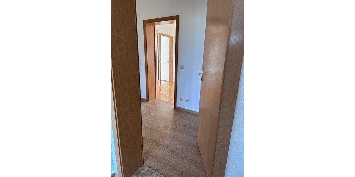 Erdgeschoßwohnung Bad Wildungen - 3 Zimmer, 98 m&sup2;, 736&euro; | Angebot:26277698