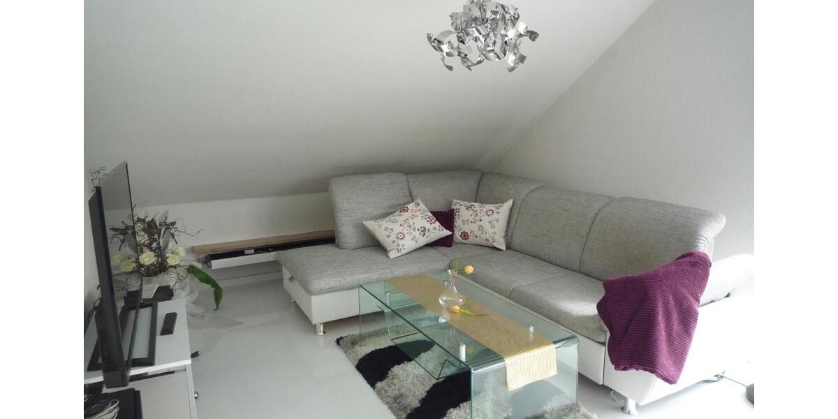 Dachgeschoßwohnung Weiden in der Oberpfalz - 3 Zimmer, 52 m&sup2;, 640&euro; | Angebot:26700369