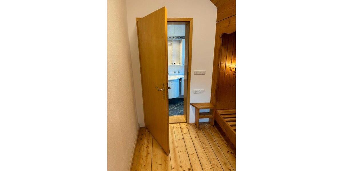 Dachgeschoßwohnung Oberammergau - 5 Zimmer, 90 m&sup2;, 1.100&euro; | Angebot:26310247