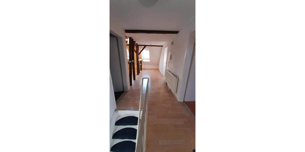 Dachgeschoßwohnung Berghülen - 3 Zimmer, 81 m&sup2;, 930&euro; | Angebot:26447033