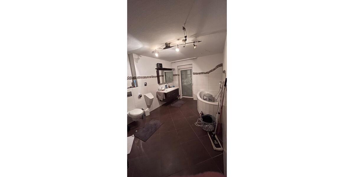 Renovierte Wohnung mit Balkon in Edertal-Wellen 4 zimmer