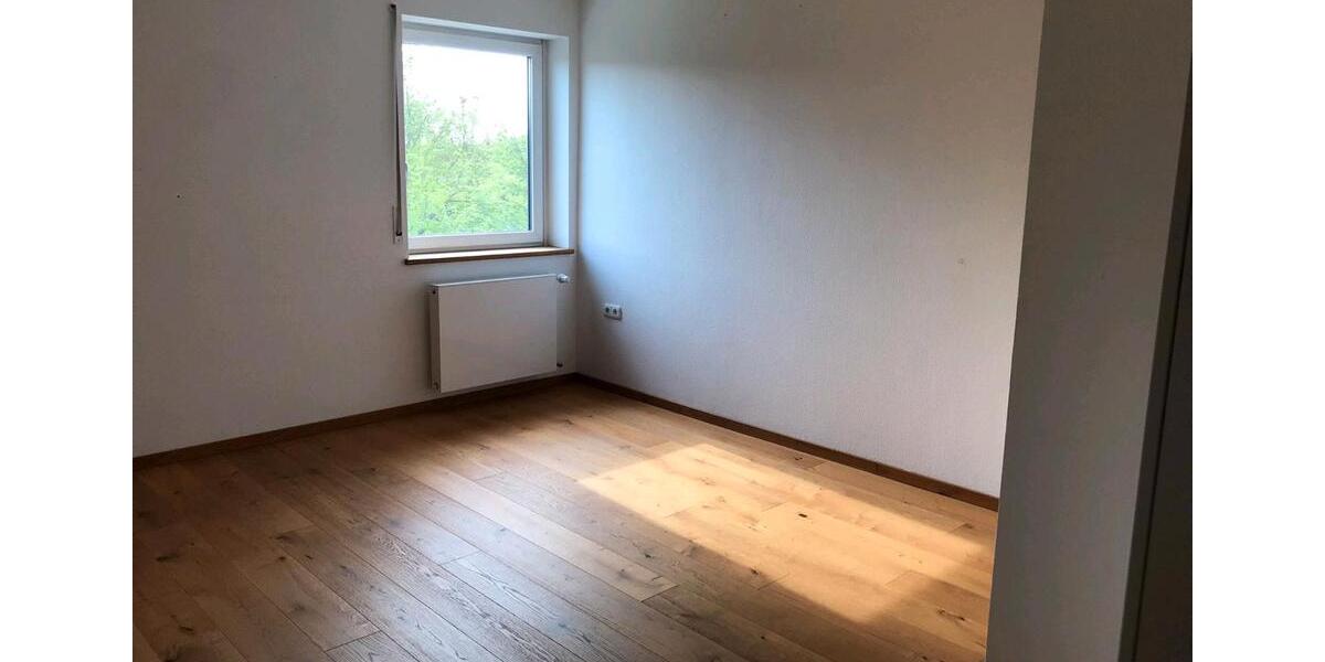 Etagenwohnung Bad Königshofen im Grabfeld - 4 Zimmer, 100 m&sup2;, 800&euro; | Angebot:26058115