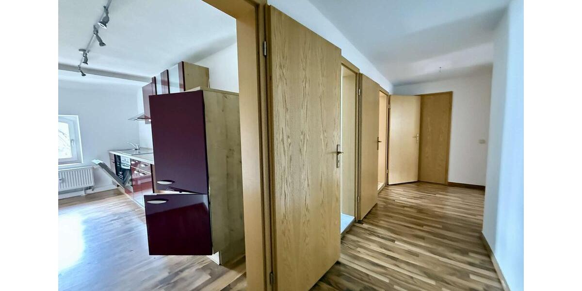 Etagenwohnung Döbeln - 4 Zimmer, 121 m&sup2;, 800&euro; | Angebot:26183314