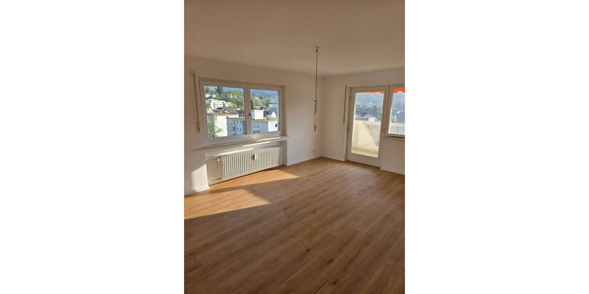Etagenwohnung Gernsbach - 3 Zimmer, 80 m&sup2;, 950&euro; | Angebot:26807066