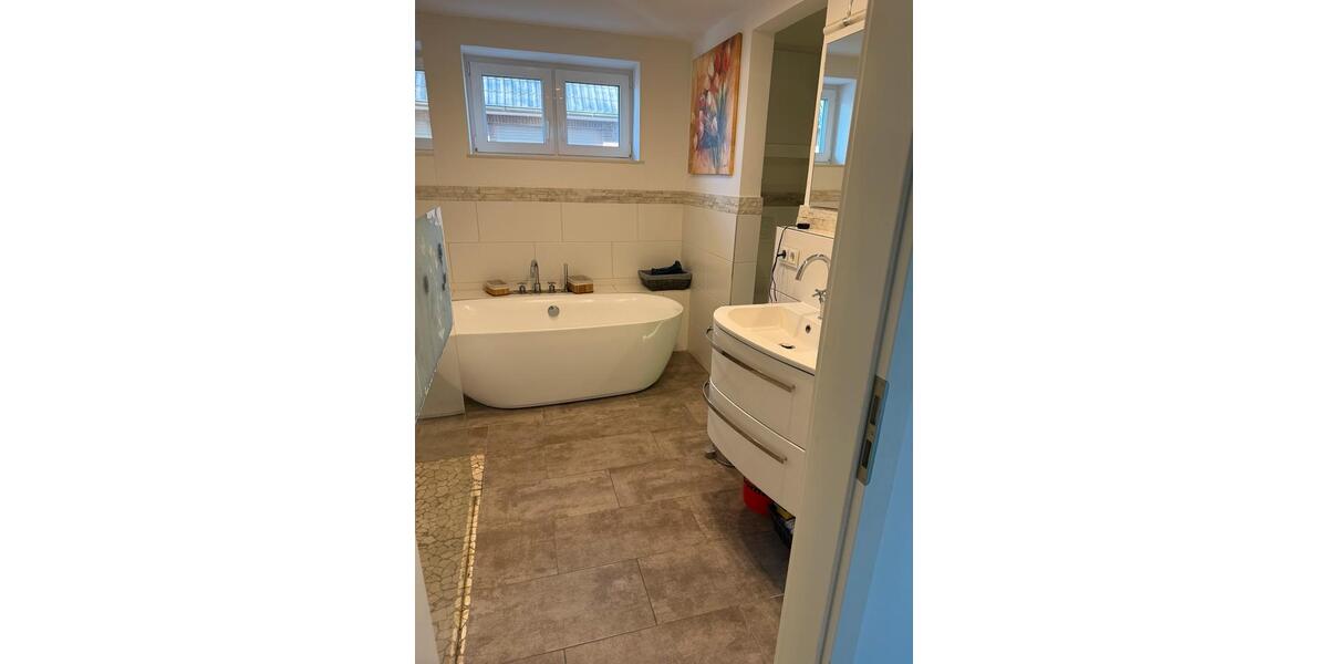 Erdgeschoßwohnung Rellingen - 5.5 Zimmer, 160 m&sup2;, 2.100&euro; | Angebot:26035688