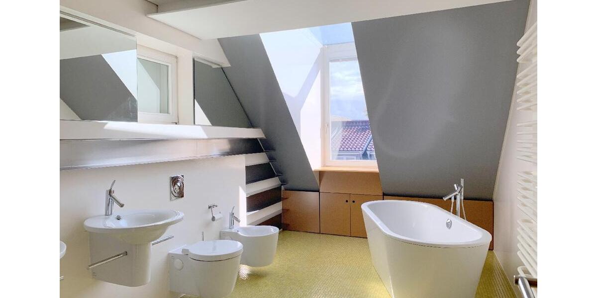 Maisonettenwohnung Schwerin - 5 Zimmer, 205 m&sup2;, 2.100&euro; | Angebot:23558943