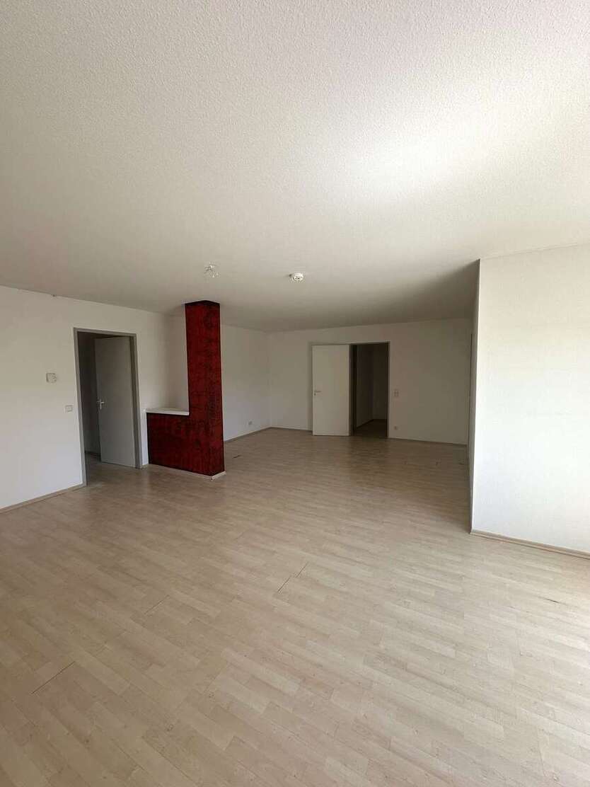 ++Aktuell in Sanierung!!! 3-RW mit Balkon und 2 Badezimmer++ 3 zimmer