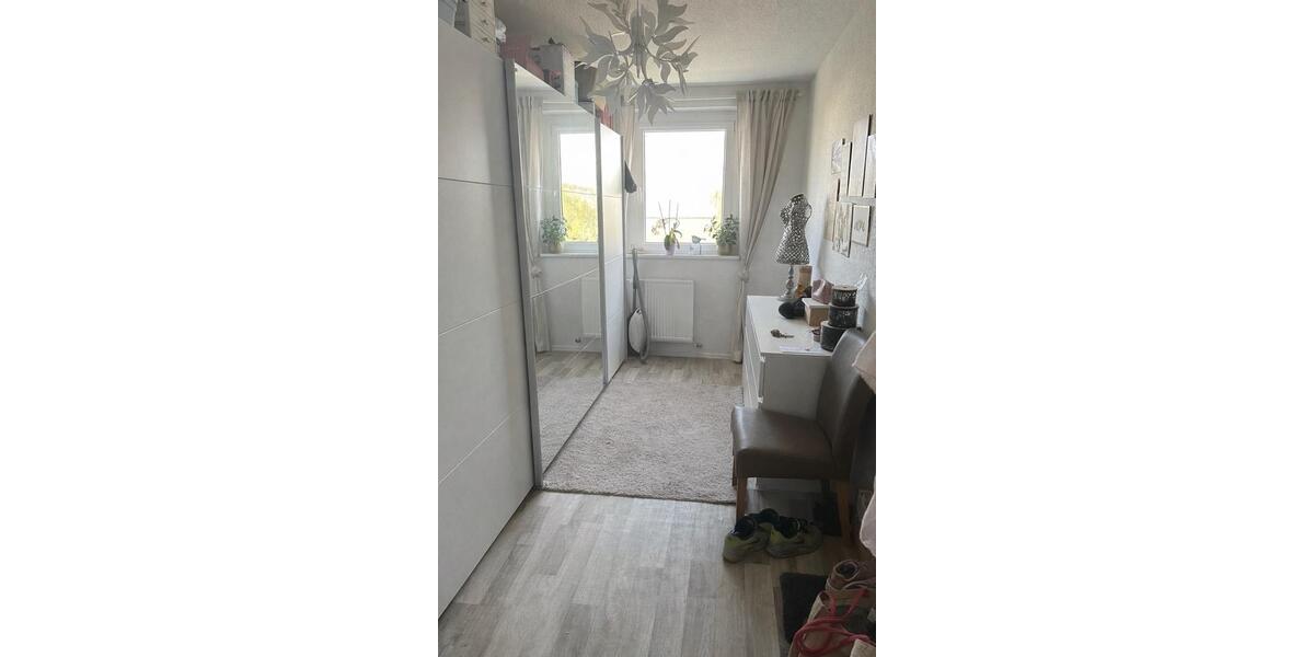 Etagenwohnung Neubrandenburg Carlshöhe - 4 Zimmer, 73 m&sup2;, 810&euro; | Angebot:26387358