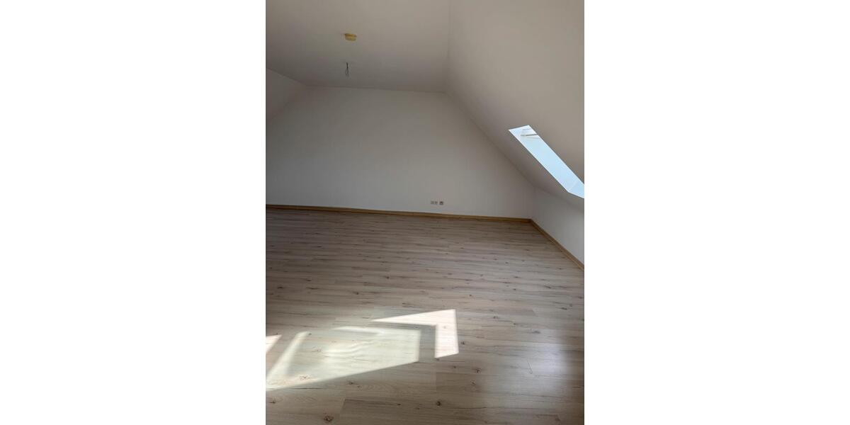 Dachgeschoßwohnung Lehrte - 2 Zimmer, 60 m&sup2;, 600&euro; | Angebot:25232076