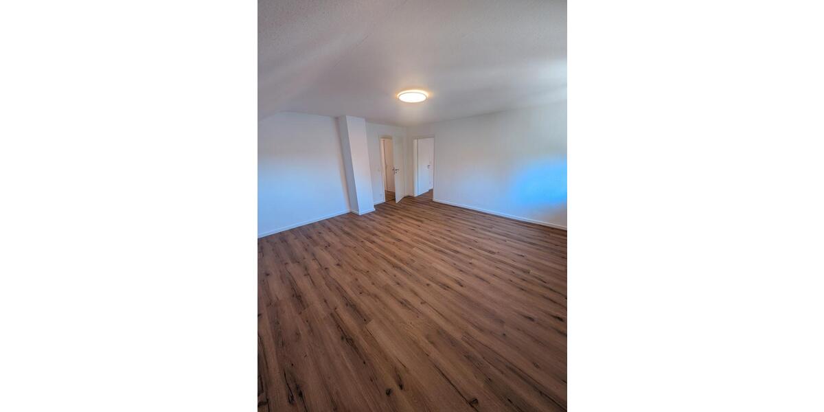 Dachgeschoßwohnung Karlsruhe Wettersbach - 5 Zimmer, 113 m&sup2;, 1.350&euro; | Angebot:26414163