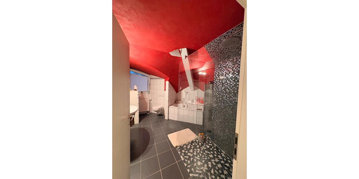 Dachgeschoßwohnung Gütersloh - 2 Zimmer, 85 m&sup2;, 1.100&euro; | Angebot:26041681