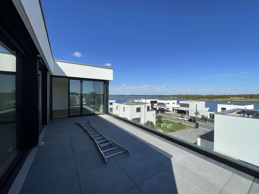 Mit dem Aufzug direkt in die Traumwohnung am Zwenkauer See! 4 zimmer