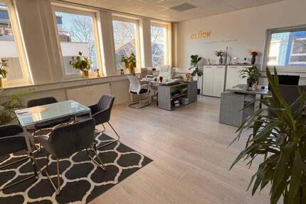 Helles Büro mit Alpenblick - ideal für konzentriertes Arbeiten - All-in-Miete