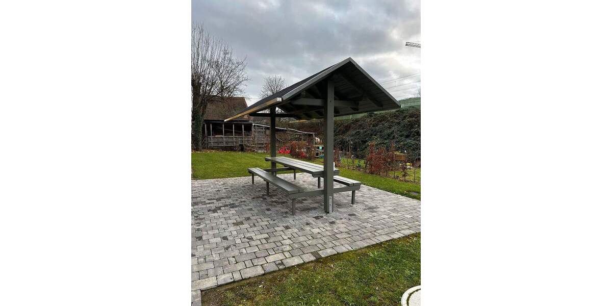 Gesamte Etage mit Balkon und eigenem Garten! 4 zimmer