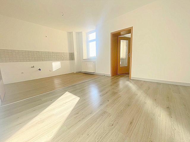 Etagenwohnung Lützen - 4 Zimmer, 110 m&sup2;, 850&euro; | Angebot:21439660