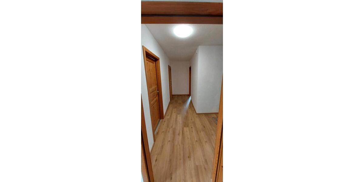 Etagenwohnung Hutthurm - 3 Zimmer, 104 m&sup2;, 700&euro; | Angebot:26633306