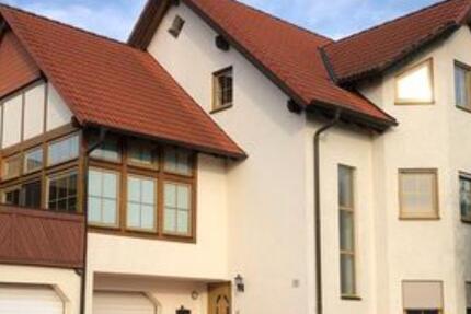 Haus Hohenroth - 5 Zimmer, 190 m&sup2;, 1.450&euro; | Angebot:25895287