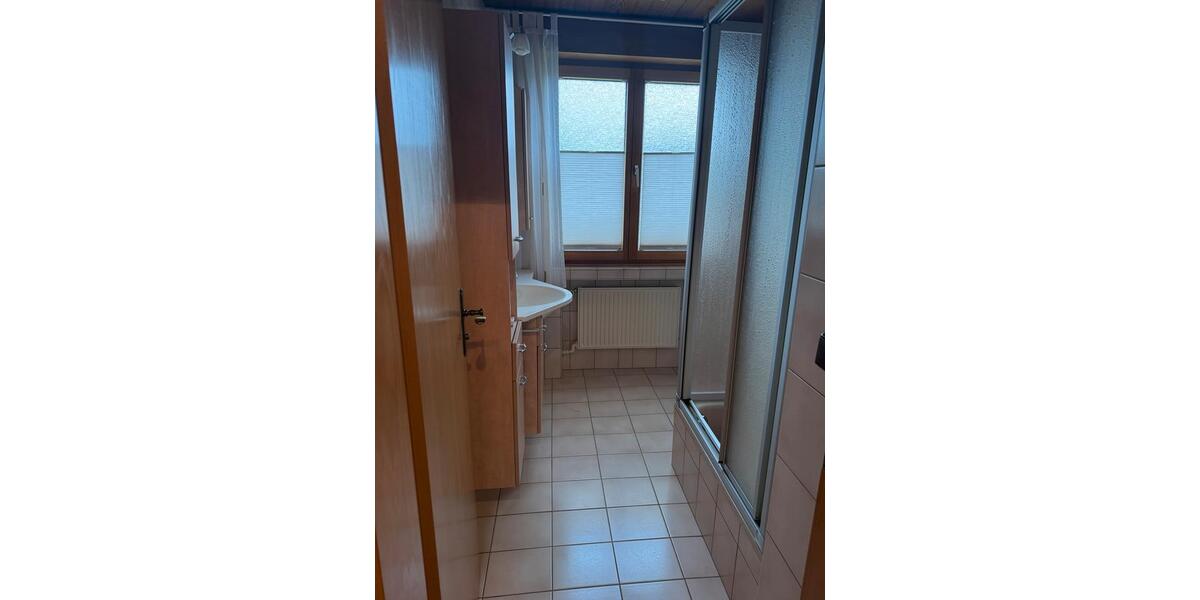 Erdgeschoßwohnung Niederkassel - 4 Zimmer, 85 m&sup2;, 1.400&euro; | Angebot:26396471