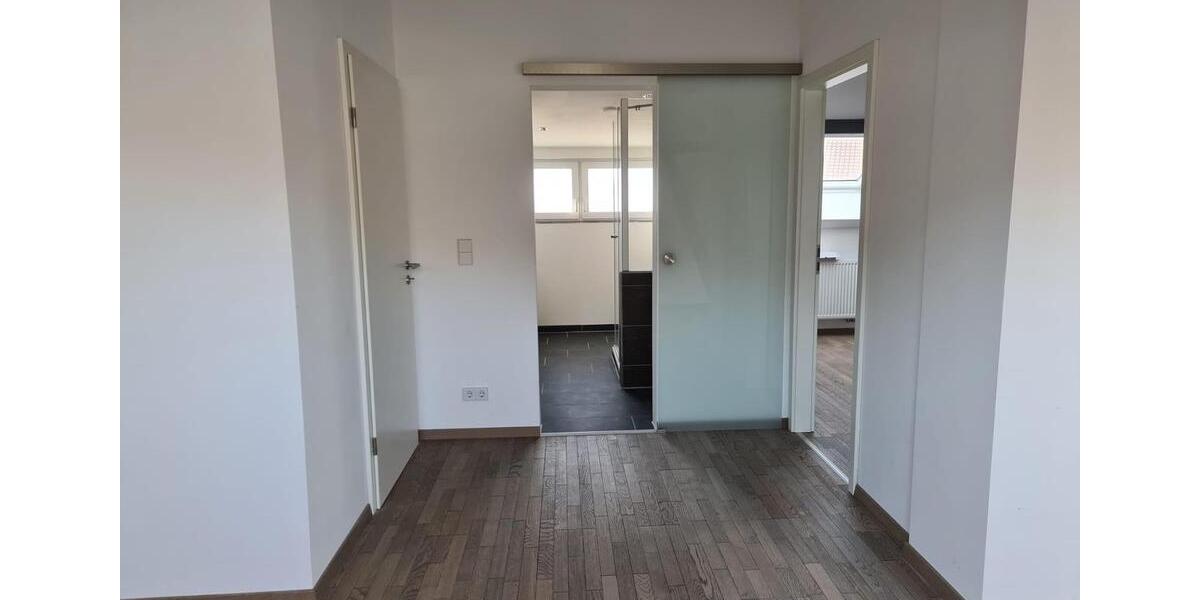 Dachgeschoßwohnung Stuttgart Stuttgart-Ost - 3.5 Zimmer, 96 m&sup2;, 1.600&euro; | Angebot:26641216