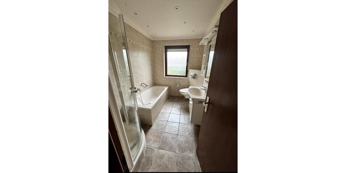 Hochparterre Celle - 3 Zimmer, 100 m&sup2;, 1.200&euro; | Angebot:26552100