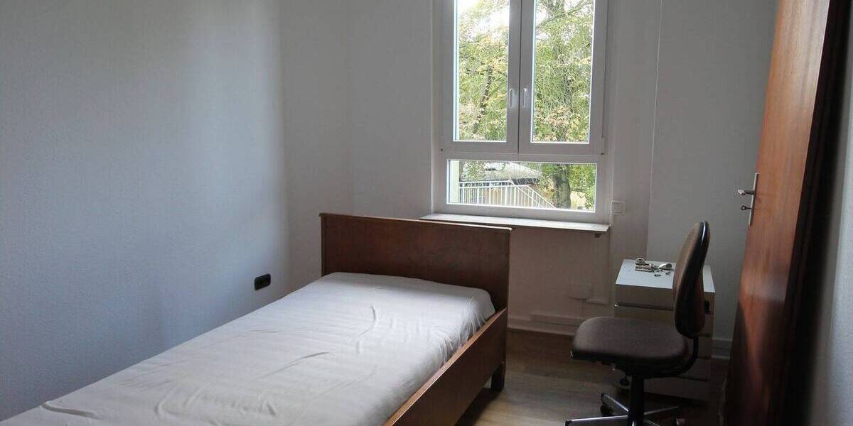 DU , Dellpl.25, 2.OG, 85 m², 2 Zi, Flur, Küche, Bad,Balkon,zusätzl.ein App. 1 Zi.,Flur,WC,1 gr.Einbauschrank 3 zimmer