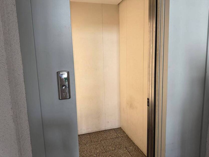Verfügbar ab 01.10.2025 I 2 Zimmer I Balkon I Einbauküche I Badewanne