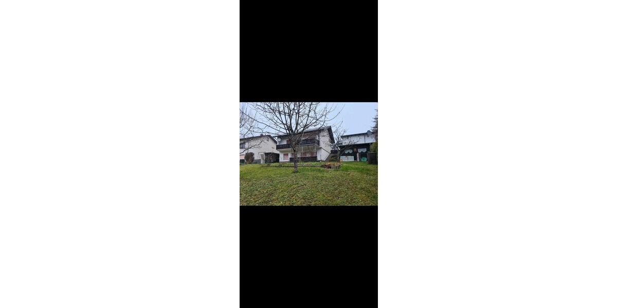 Einfamilienhaus Ehringshausen - 4 Zimmer, 110 m&sup2;, 1.200&euro; | Angebot:26620709