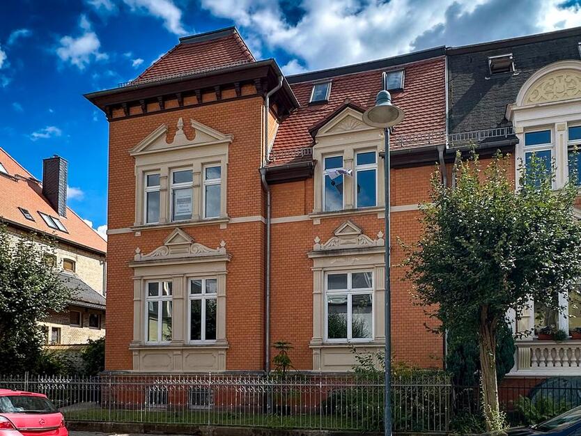Zentrumsnahe Lage in Naumburg! Charmante Wohnung mit schönem grünen Garten!