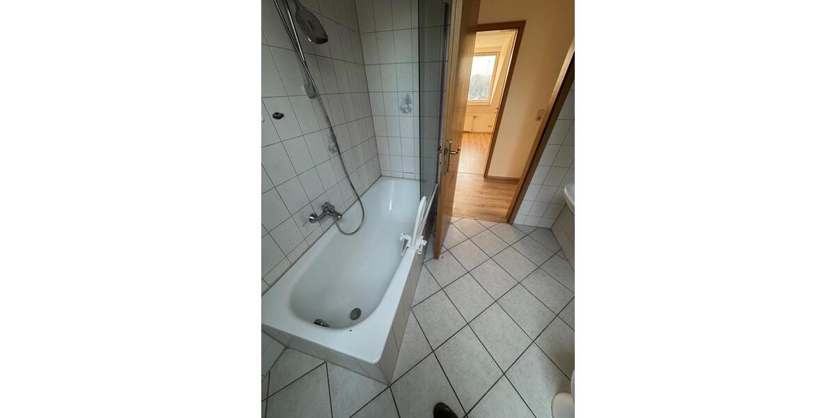 Dachgeschoßwohnung Hohenstein-Ernstthal Ernstthal - 2 Zimmer, 58 m&sup2;, 350&euro; | Angebot:24688349