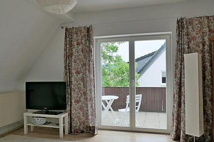 (EF0322_M) Kassel-Stadt: Wehlheiden, zwei möblierte WG-Zimmer mit eigenem Balkon, an Wochenendheimfahrer 2 zimmer