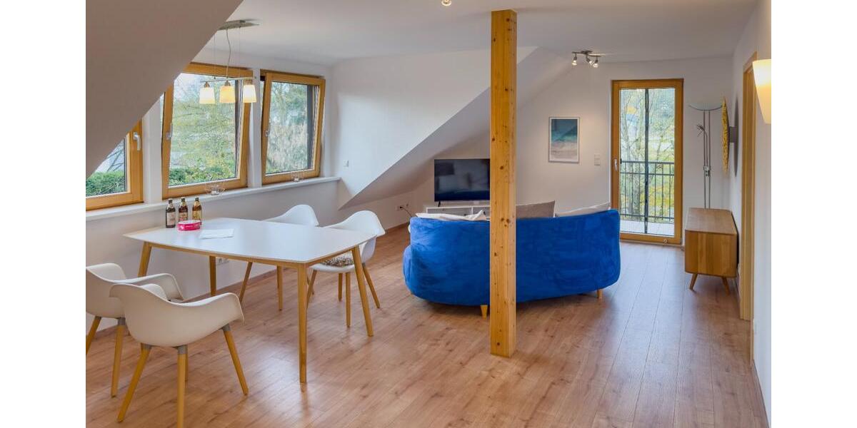 Sehr schöne 2-Zimmer DG-Wohnung möbliert ab 0226 2 zimmer