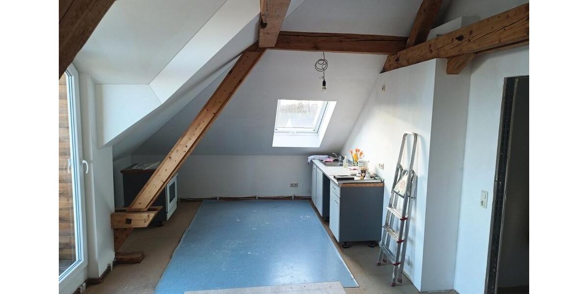 Dachgeschoßwohnung Amberg - 3 Zimmer, 84 m&sup2;, 920&euro; | Angebot:26131705