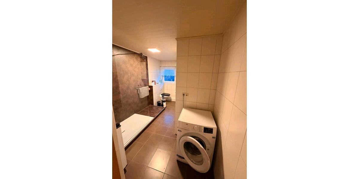 Dachgeschoßwohnung Glauchau - 2.5 Zimmer, 66 m&sup2;, 555&euro; | Angebot:24956195