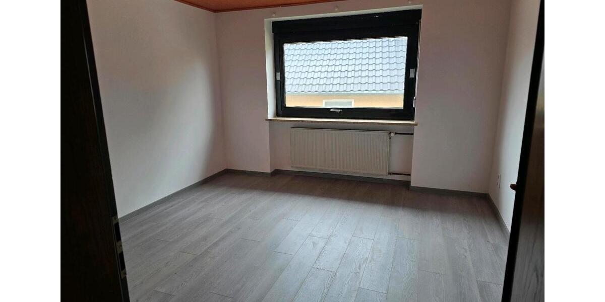 Etagenwohnung Berg - 3 Zimmer, 90 m&sup2;, 400&euro; | Angebot:26465614