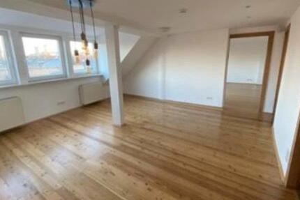 Helle und ruhige Dachgeschosswohnung 90qm - Herne - Oskarstr. 9 3 zimmer