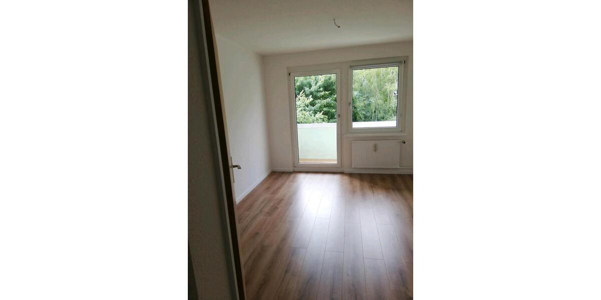 Gemütliche 3 RW mit Balkon in Großdrebnitz 3 zimmer