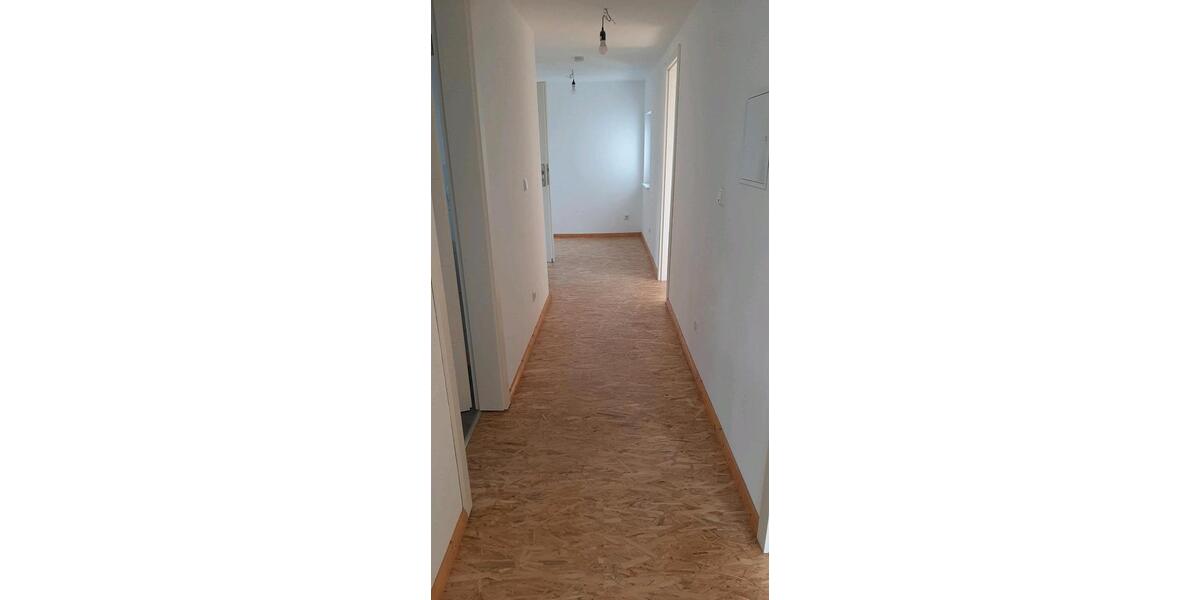 Dachgeschoßwohnung Bergen - 2 Zimmer, 43 m&sup2;, 390&euro; | Angebot:25883277