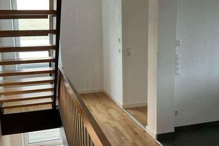 Haus Frensdorf - 6 Zimmer, 203 m&sup2;, 2.250&euro; | Angebot:27101290