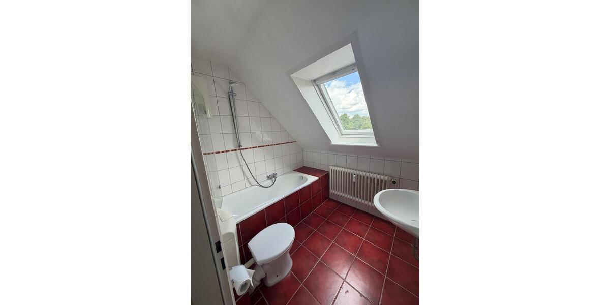 Dachgeschoßwohnung Henstedt-Ulzburg Ulzburg - 4 Zimmer, 60 m&sup2;, 550&euro; | Angebot:26638450
