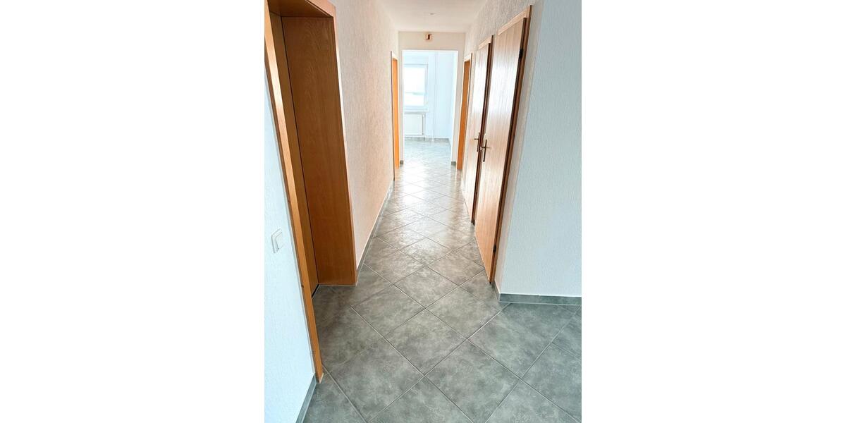 Etagenwohnung Breitenworbis - 4 Zimmer, 170 m&sup2;, 995&euro; | Angebot:26041703