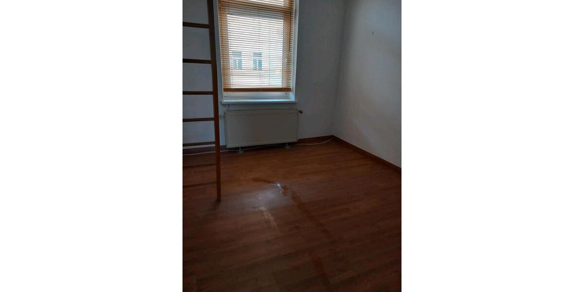 Etagenwohnung Reichenbach im Vogtland - 3 Zimmer, 90 m&sup2;, 500&euro; | Angebot:26273706