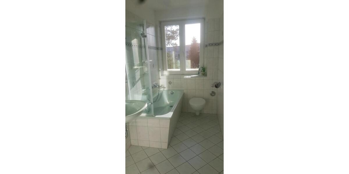 Etagenwohnung Rostock Hansaviertel - 3 Zimmer, 75 m&sup2;, 740&euro; | Angebot:26231089