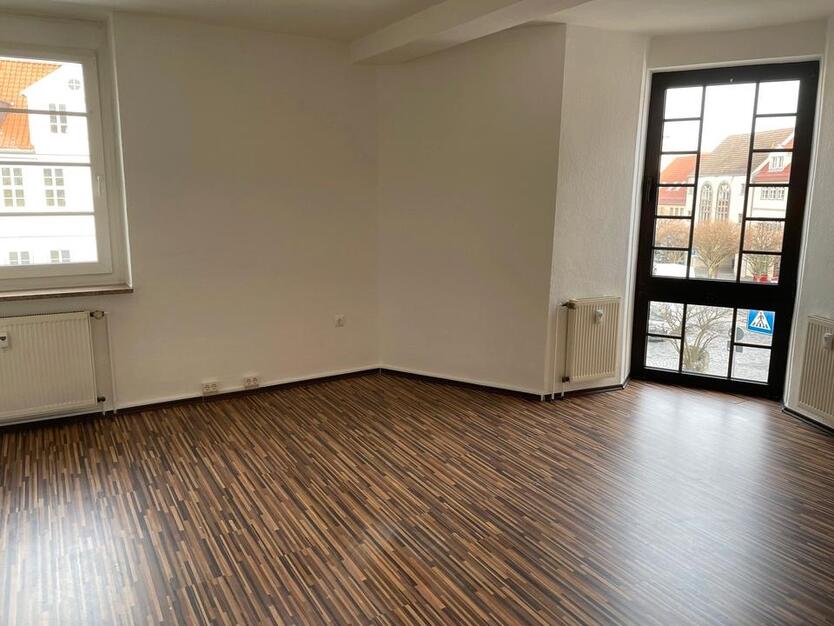 Großzügige Zwei-Raum- Wohnung im Stadtkern zum Sofortbezug! zimmer
