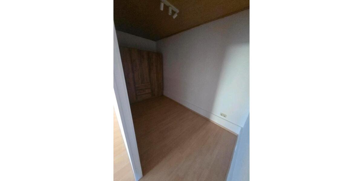 Erdgeschoßwohnung Markersdorf - 1 Zimmer, 35 m&sup2;, 250&euro; | Angebot:26441995