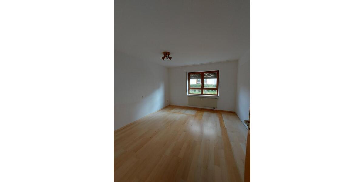 Erdgeschoßwohnung Ebersbach an der Fils - 3 Zimmer, 90 m&sup2;, 1.200&euro; | Angebot:25366445