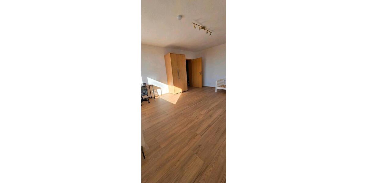 Wohnen auf Zeit Wuppertal Elberfeld - 6 Zimmer, 150 m&sup2;, 400&euro; | Angebot:26154100