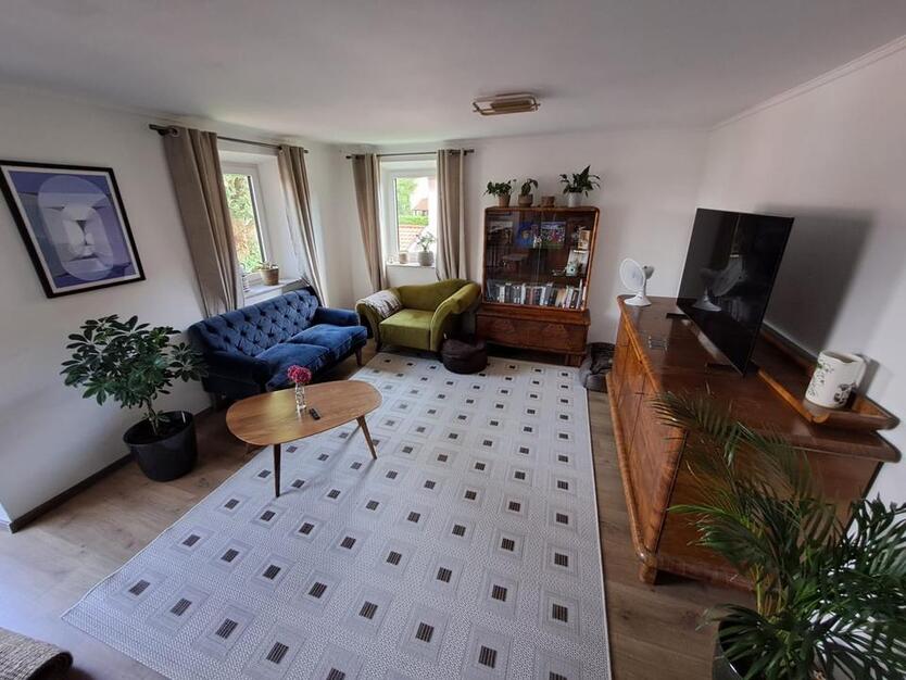 Helle 3 Zimmer Wohnung mit Balkon und Gartenmitbenutzung zimmer
