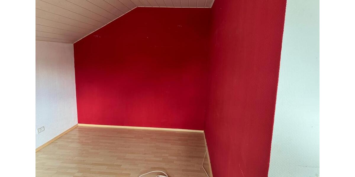 Dachgeschoßwohnung Homburg - 4 Zimmer, 95 m&sup2;, 750&euro; | Angebot:26413157