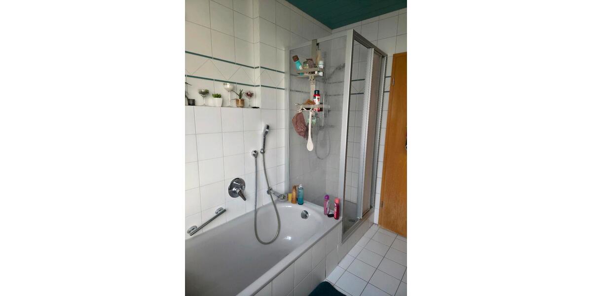 Etagenwohnung Gerbrunn - 3 Zimmer, 74 m&sup2;, 1.200&euro; | Angebot:25964207